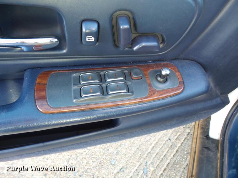 image for item DX9516 1998 Cadillac Krystal Koach limousine