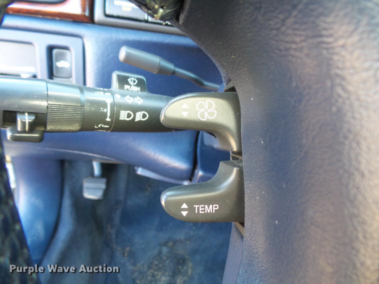 image for item DX9516 1998 Cadillac Krystal Koach limousine