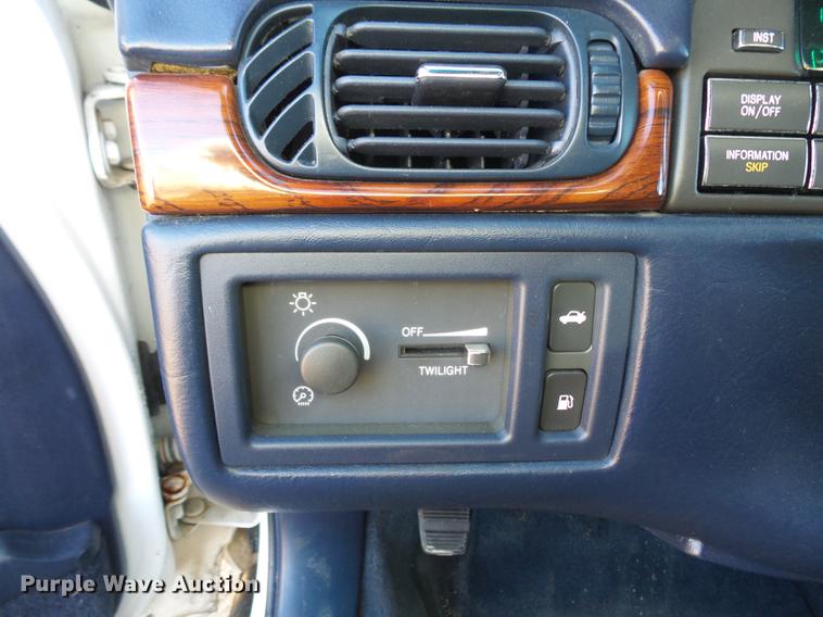 image for item DX9516 1998 Cadillac Krystal Koach limousine