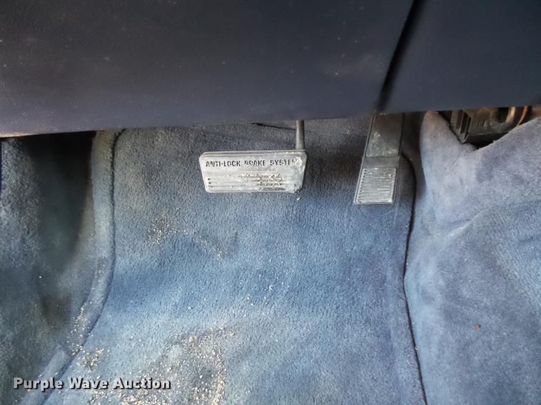 image for item DX9516 1998 Cadillac Krystal Koach limousine