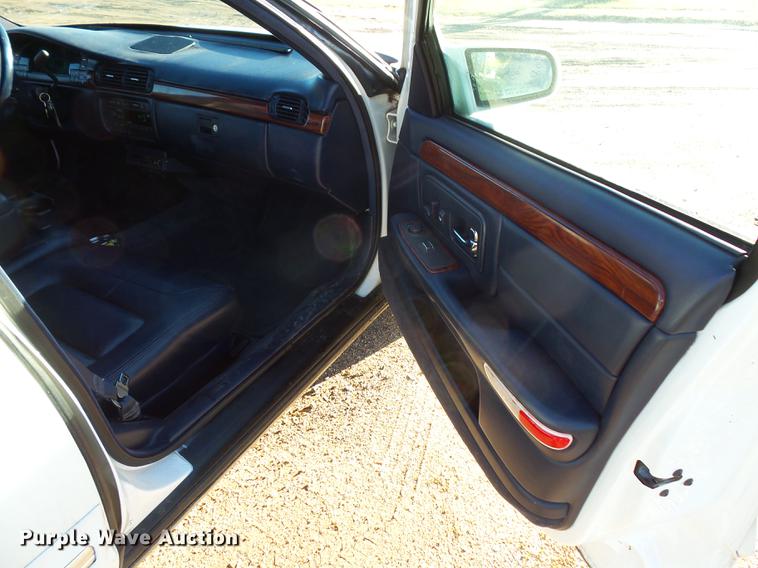 image for item DX9516 1998 Cadillac Krystal Koach limousine