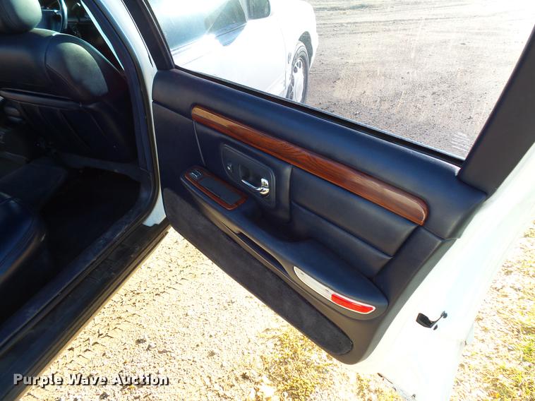 image for item DX9516 1998 Cadillac Krystal Koach limousine