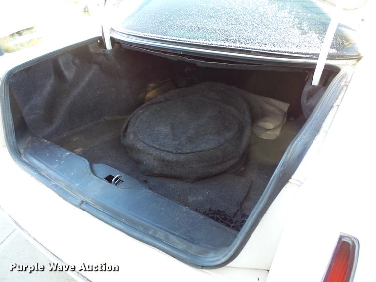 image for item DX9516 1998 Cadillac Krystal Koach limousine