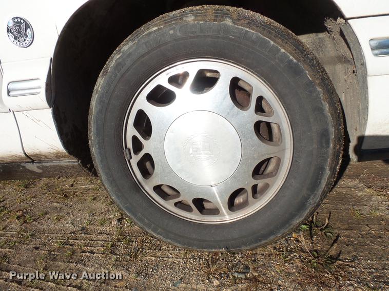 image for item DX9516 1998 Cadillac Krystal Koach limousine