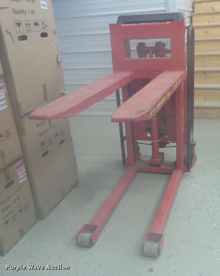 image for item DX9522 Interthor forklift