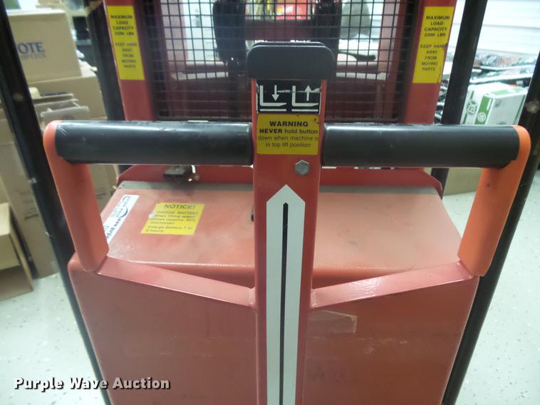 image for item DX9522 Interthor forklift