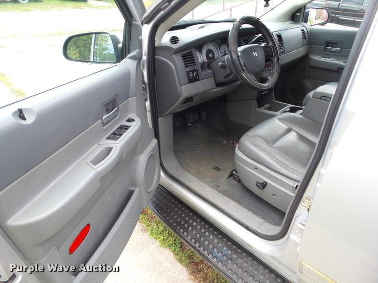 image for item DZ9431 2004 Dodge Durango SLT SUV