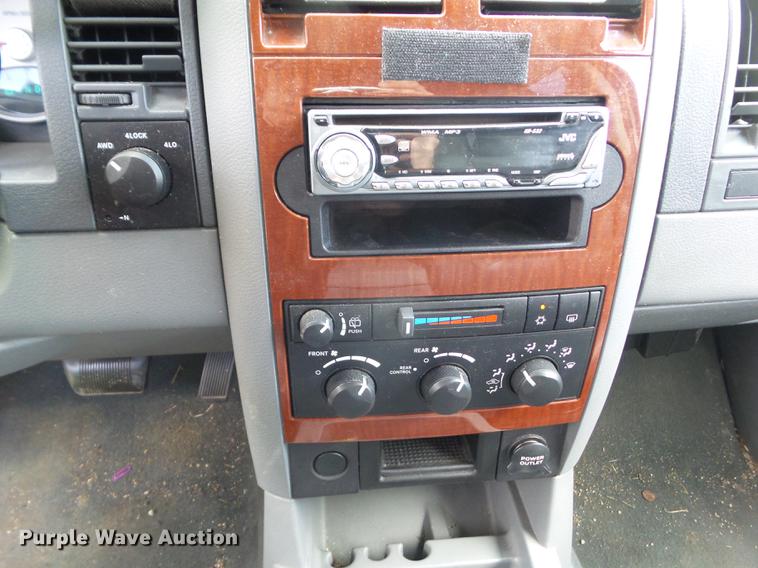 image for item DZ9431 2004 Dodge Durango SLT SUV