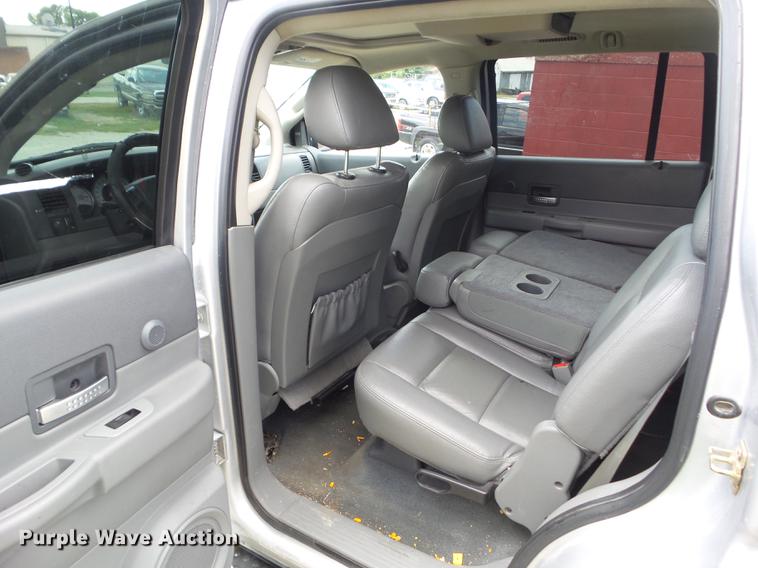 image for item DZ9431 2004 Dodge Durango SLT SUV