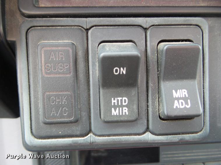 image for item DZ9452 1995 Ford F800 flatbed truck