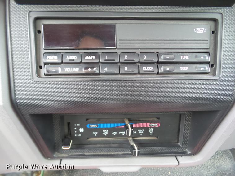 image for item DZ9452 1995 Ford F800 flatbed truck