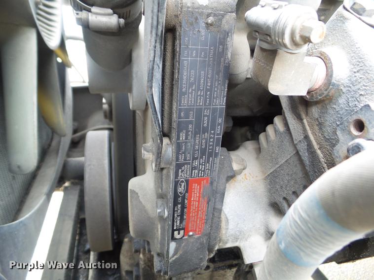 image for item DZ9452 1995 Ford F800 flatbed truck