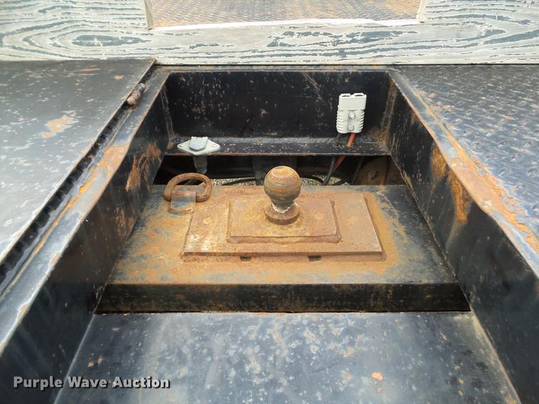 image for item DZ9452 1995 Ford F800 flatbed truck