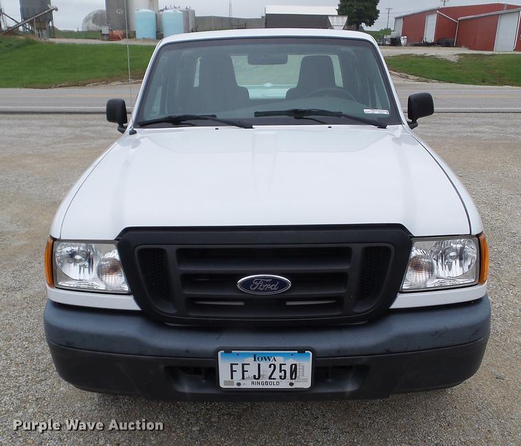 image for item DZ9453 2004 Ford Ranger SuperCab pickup truck