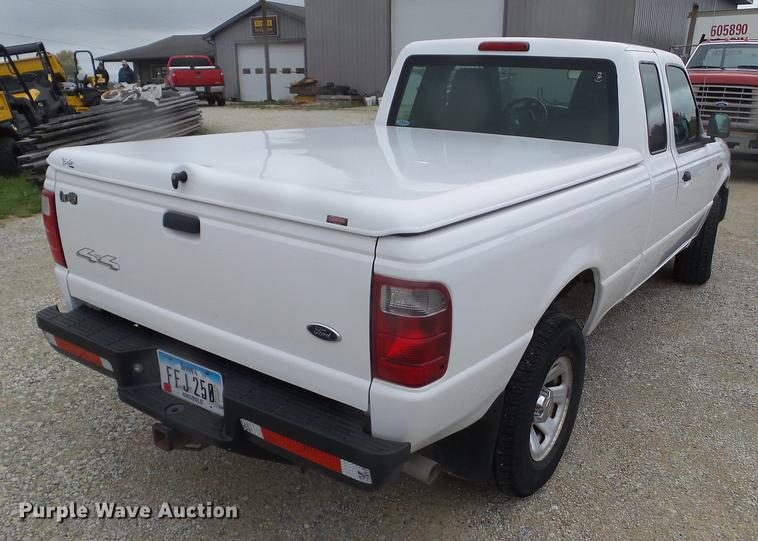 image for item DZ9453 2004 Ford Ranger SuperCab pickup truck