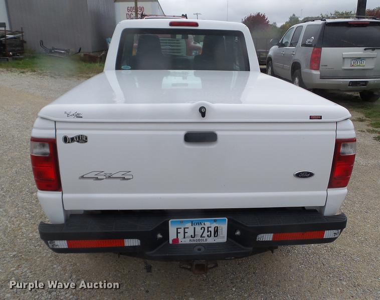 image for item DZ9453 2004 Ford Ranger SuperCab pickup truck