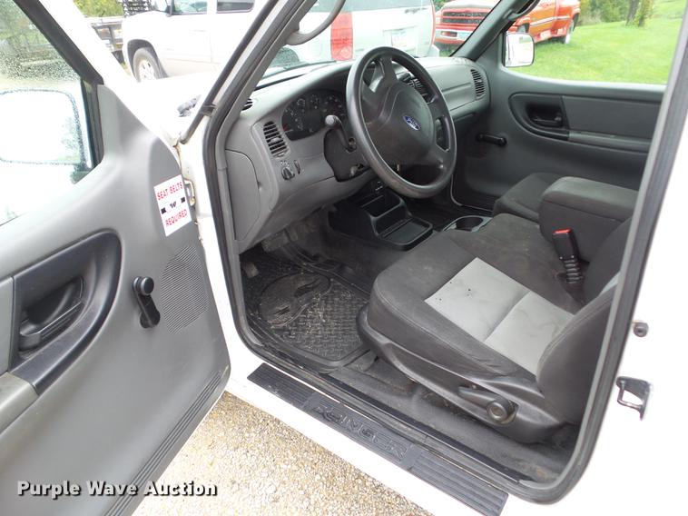 image for item DZ9453 2004 Ford Ranger SuperCab pickup truck