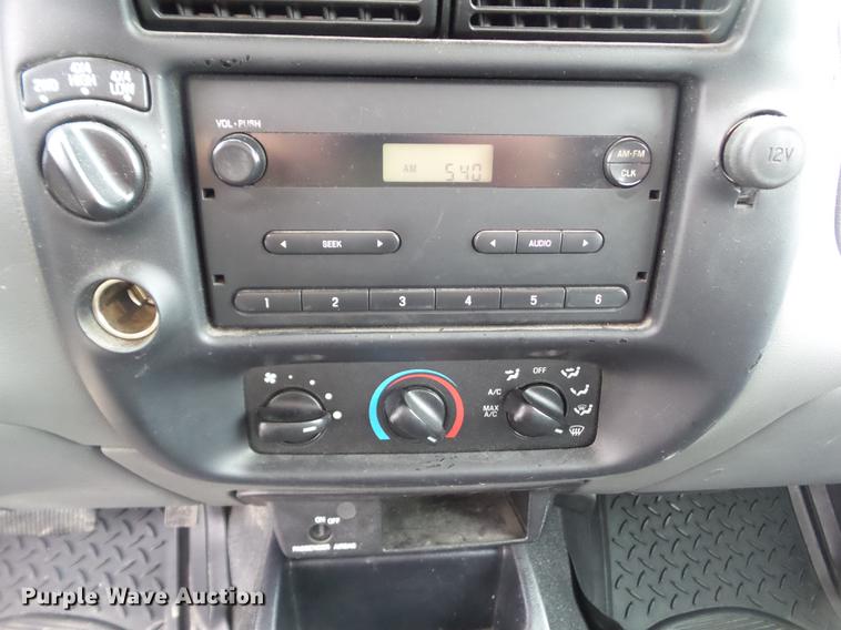 image for item DZ9453 2004 Ford Ranger SuperCab pickup truck