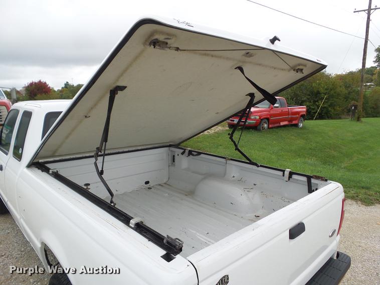 image for item DZ9453 2004 Ford Ranger SuperCab pickup truck