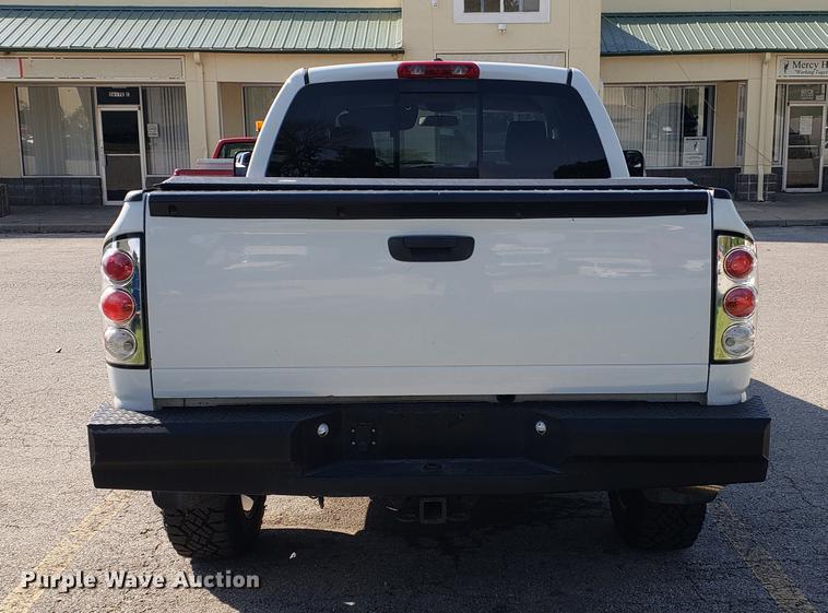 image for item EF9876 2006 Dodge Ram 1500 Quad Cab pickup truck