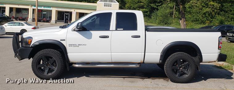 image for item EF9876 2006 Dodge Ram 1500 Quad Cab pickup truck