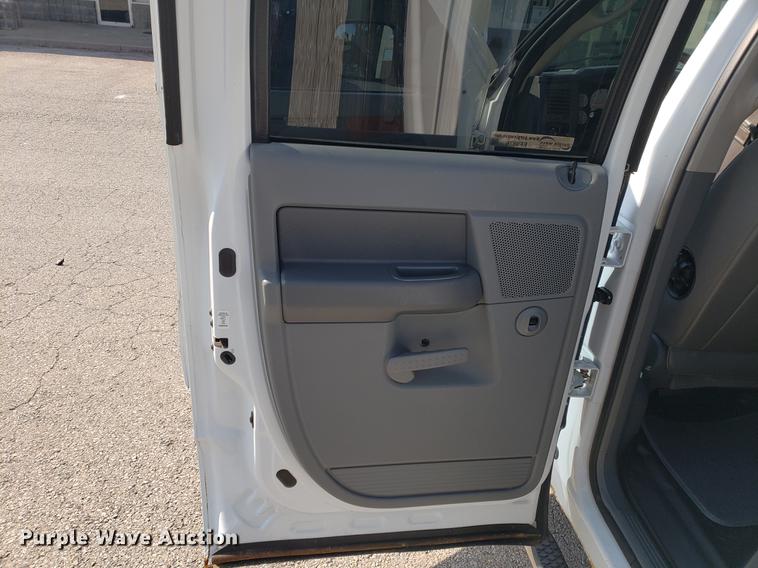 image for item EF9876 2006 Dodge Ram 1500 Quad Cab pickup truck