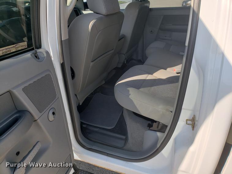 image for item EF9876 2006 Dodge Ram 1500 Quad Cab pickup truck