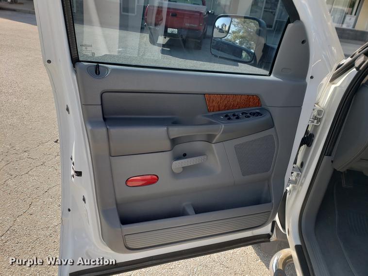 image for item EF9876 2006 Dodge Ram 1500 Quad Cab pickup truck