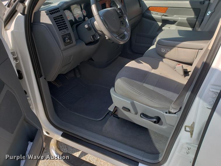 image for item EF9876 2006 Dodge Ram 1500 Quad Cab pickup truck