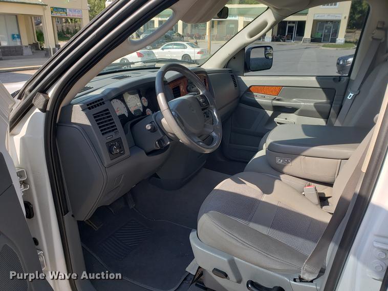 image for item EF9876 2006 Dodge Ram 1500 Quad Cab pickup truck