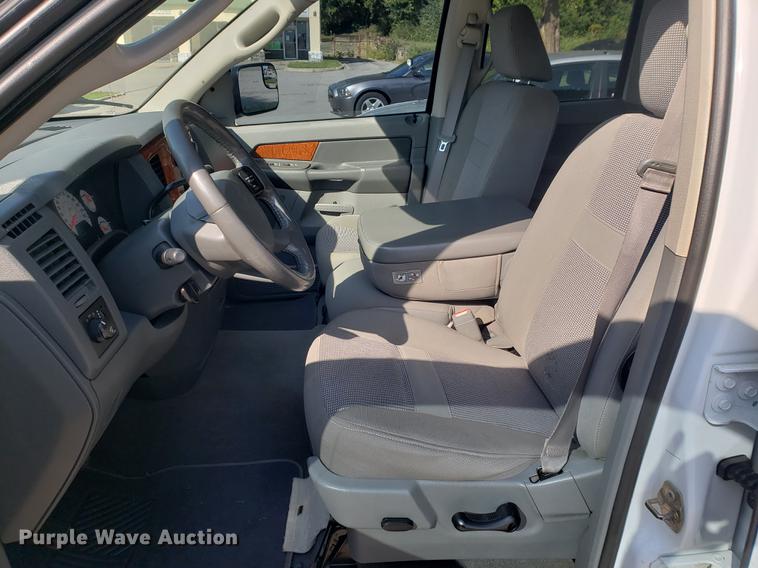 image for item EF9876 2006 Dodge Ram 1500 Quad Cab pickup truck