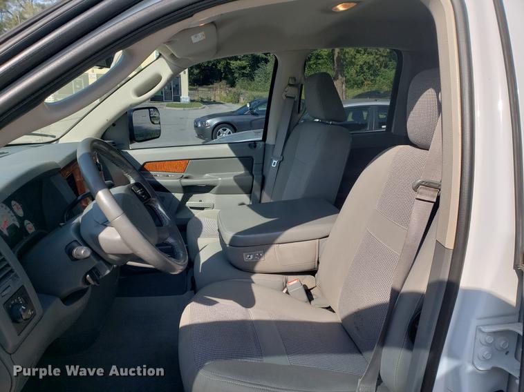 image for item EF9876 2006 Dodge Ram 1500 Quad Cab pickup truck