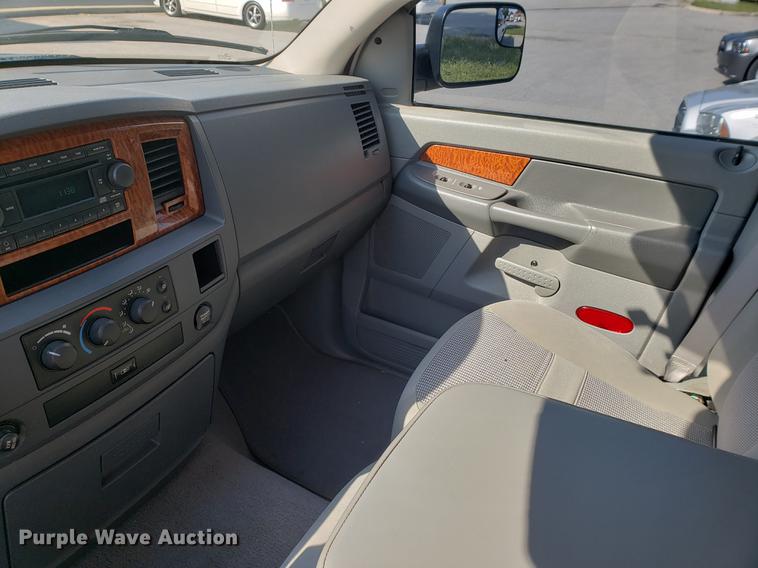 image for item EF9876 2006 Dodge Ram 1500 Quad Cab pickup truck