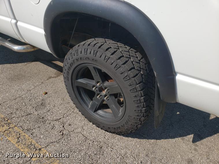 image for item EF9876 2006 Dodge Ram 1500 Quad Cab pickup truck