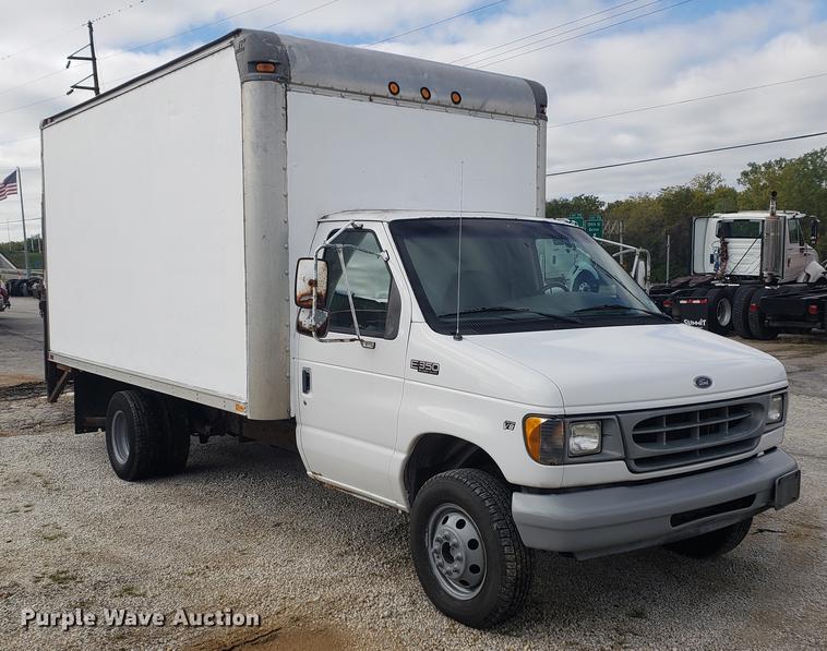 image for item EF9924 2000 Ford Econoline E350 Super Duty box truck