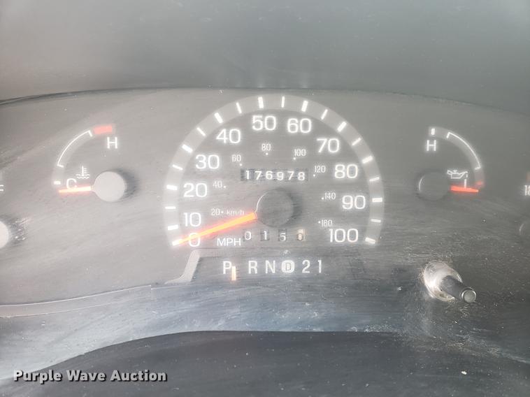 image for item EF9924 2000 Ford Econoline E350 Super Duty box truck