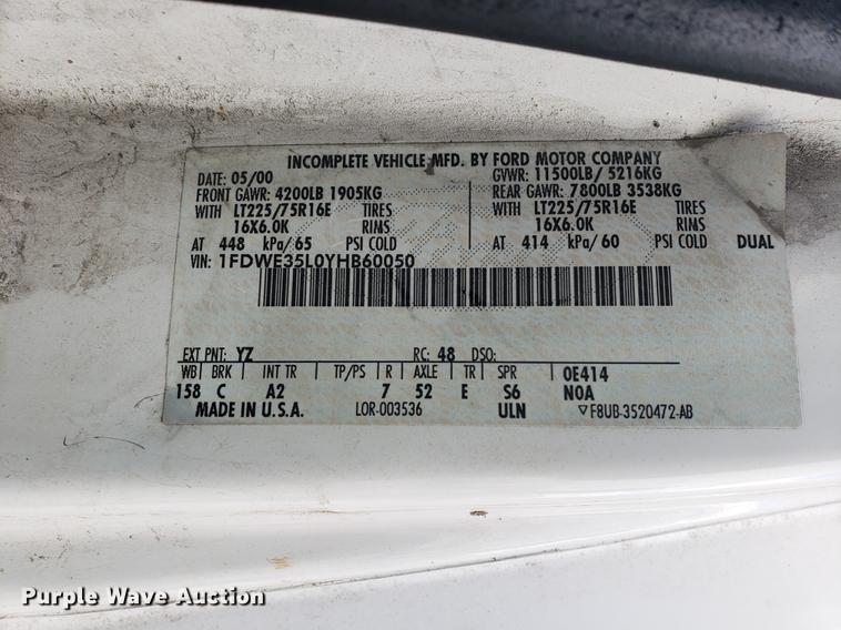 image for item EF9924 2000 Ford Econoline E350 Super Duty box truck