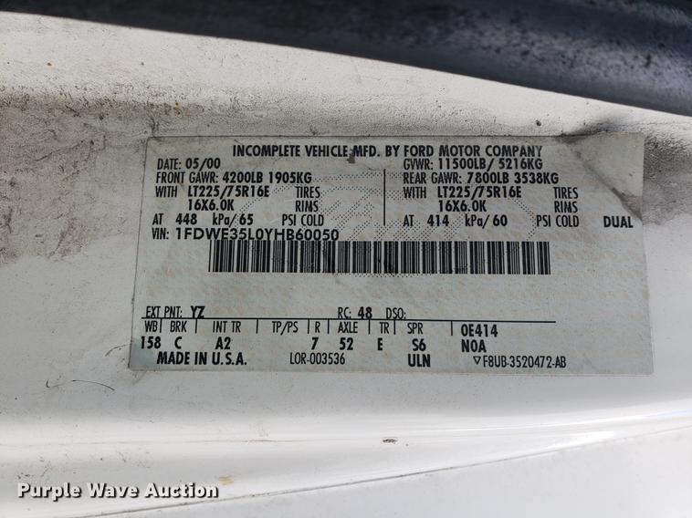 image for item EF9924 2000 Ford Econoline E350 Super Duty box truck