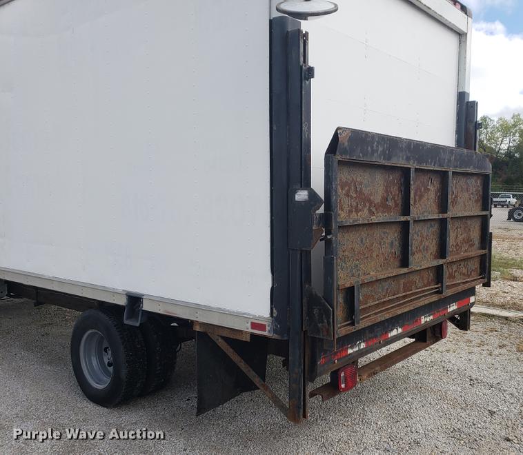 image for item EF9924 2000 Ford Econoline E350 Super Duty box truck