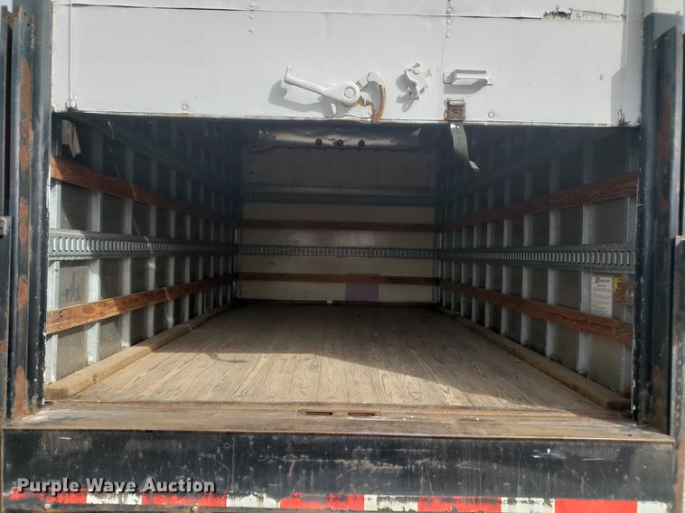 image for item EF9924 2000 Ford Econoline E350 Super Duty box truck