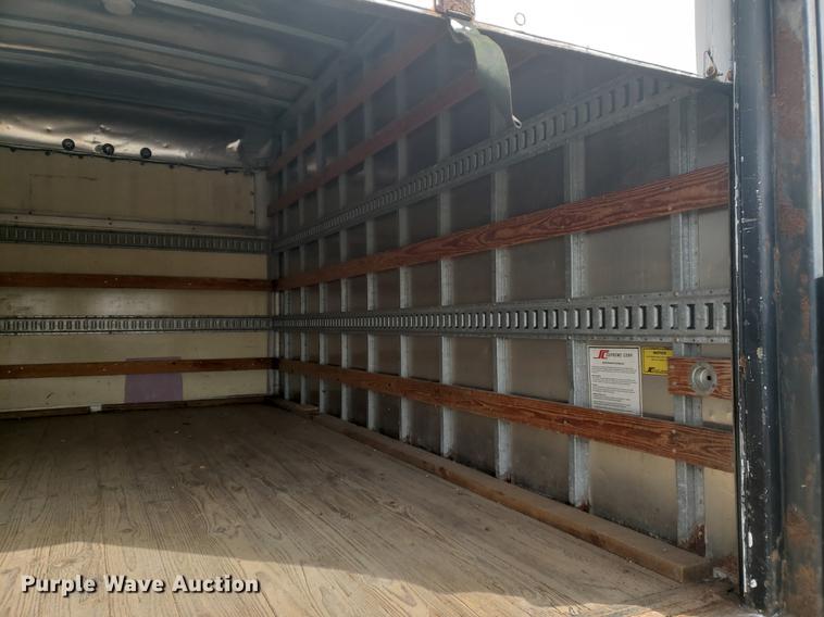 image for item EF9924 2000 Ford Econoline E350 Super Duty box truck