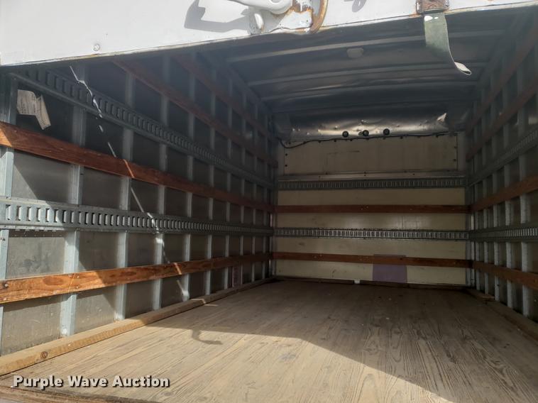 image for item EF9924 2000 Ford Econoline E350 Super Duty box truck