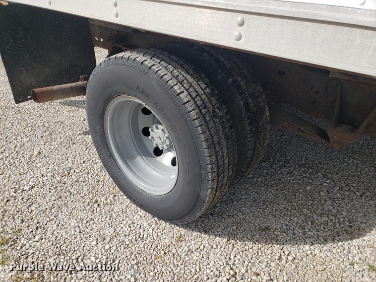 image for item EF9924 2000 Ford Econoline E350 Super Duty box truck