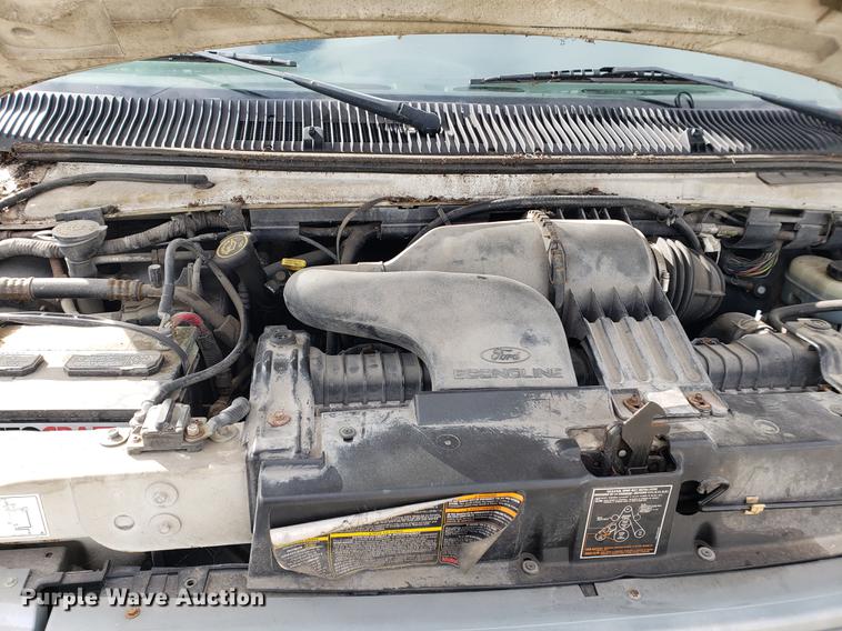 image for item EF9924 2000 Ford Econoline E350 Super Duty box truck