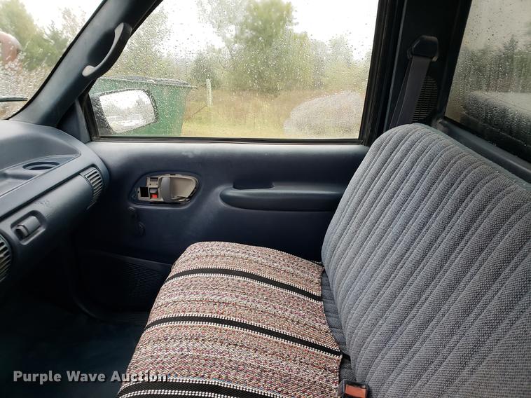 image for item EF9927 1995 Chevrolet 1500 pickup truck