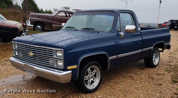 image for item EF9928 1984 GMC C1500 pickup truck