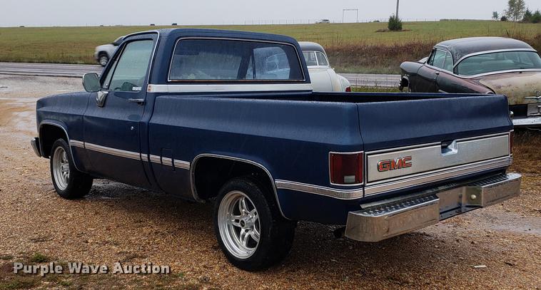 image for item EF9928 1984 GMC C1500 pickup truck