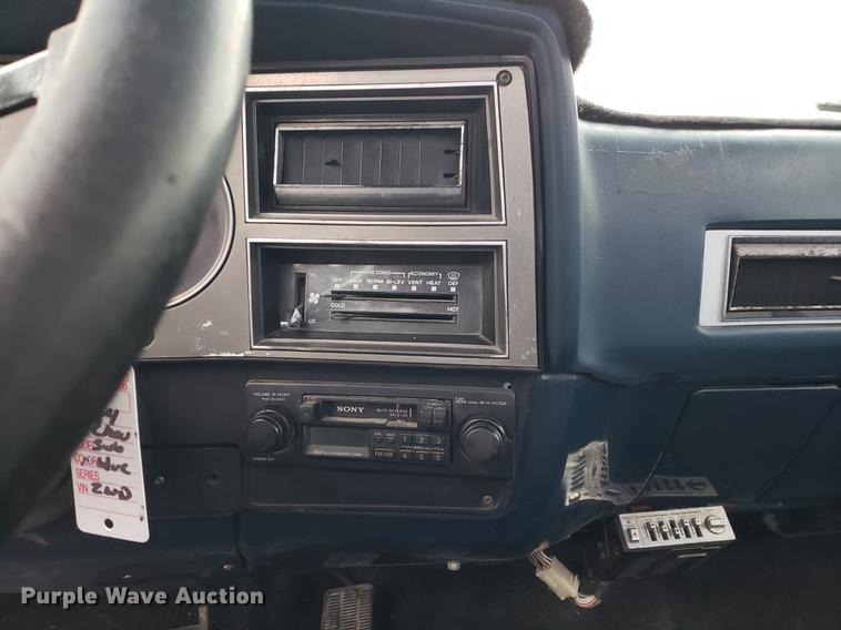 image for item EF9928 1984 GMC C1500 pickup truck