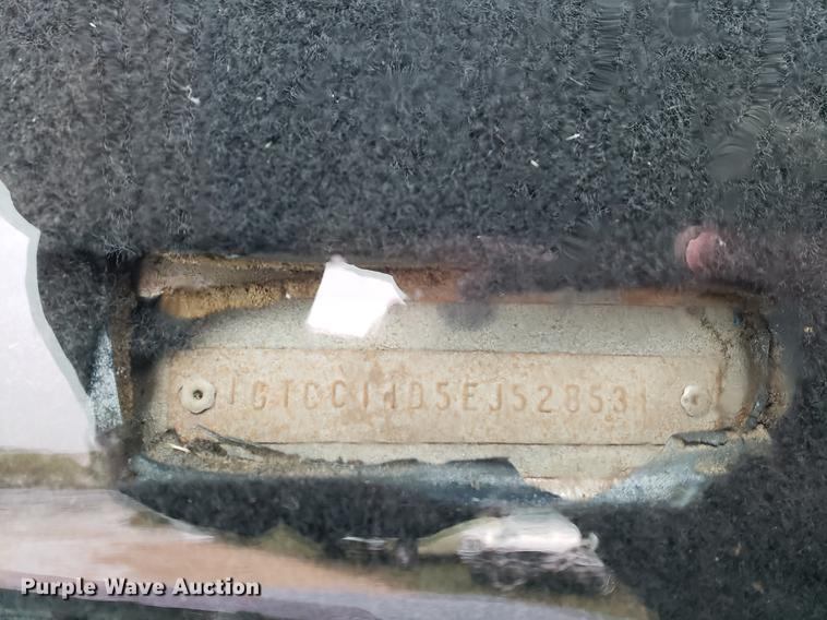 image for item EF9928 1984 GMC C1500 pickup truck