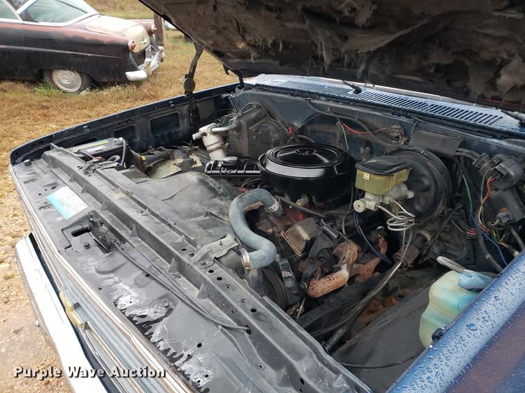 image for item EF9928 1984 GMC C1500 pickup truck